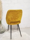 Chaise moumoute jaune