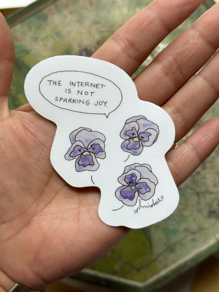 Image of Pansies quit the internet