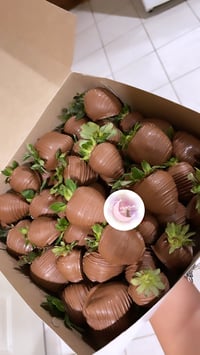 Image 1 of Strawberries to go 🍓