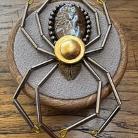 Image 3 of Cameo spider (a, 3 inches)