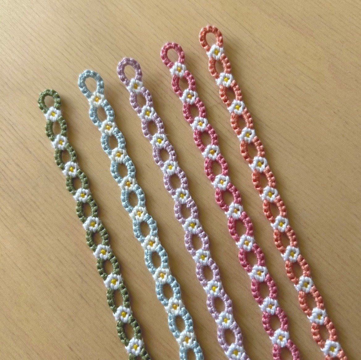 Image of daisy chain bracelet