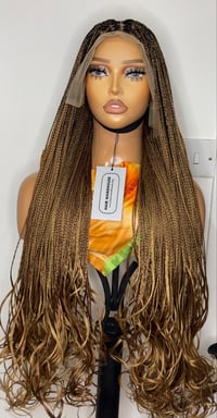 Image 3 of YEMS WAVY BRAIDS