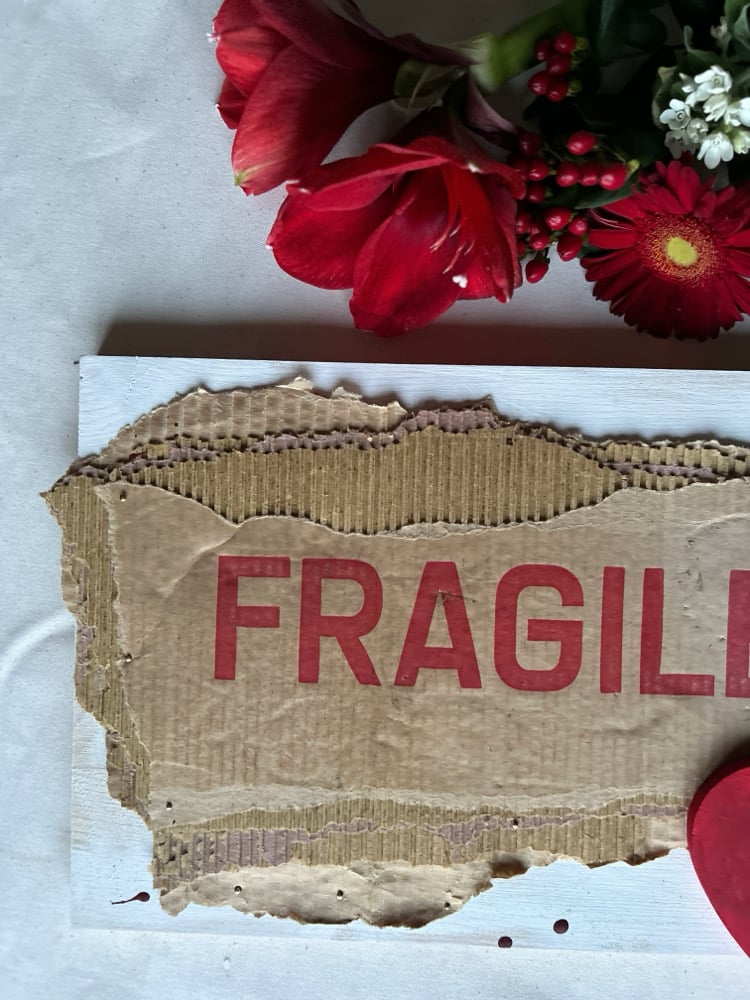 QUADRO SU LEGNO - FRAGILE ♥️