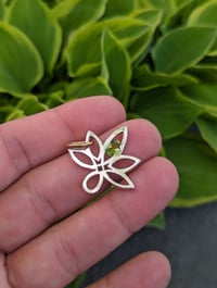 Peridot Celtic Leaf