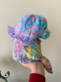 Image 4 of Party Seal