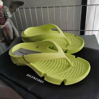 Image 2 of Balenciagà Thong Slides