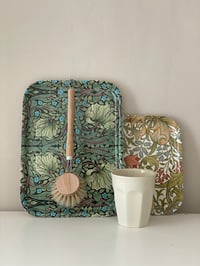Image 1 of Plateau William Morris