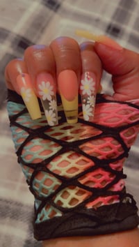 Image 5 of Nails - Long (Yellow Flowers)