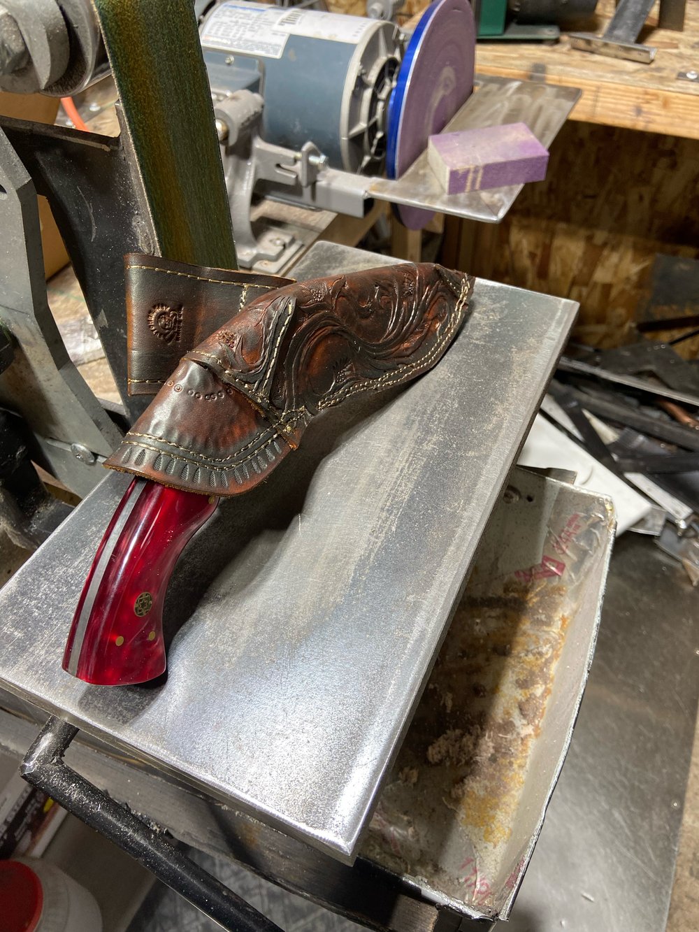 Image of Well-designed super clean, beautiful knife.