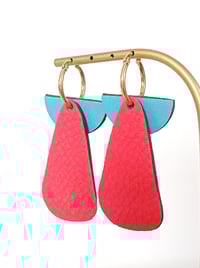 Image 6 of Boucles d'oreilles "Nerina" en cuir upcyclé 