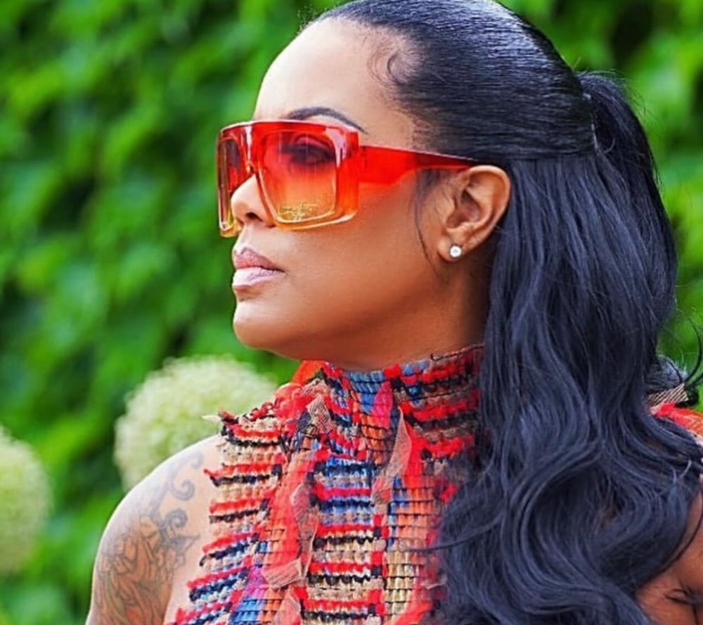 Image of oversized “SIGNATURE” shades (sunset) tint 