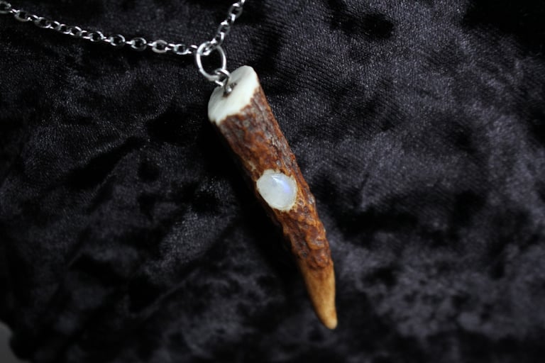 dead good antler and moonstone pendant on long chain Image 3
