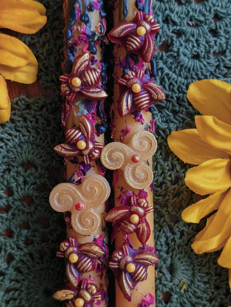 Image of Bees & Triple Spirals Taper Set