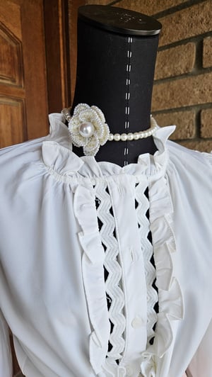 Image of Pearl Flower Choker Necklace