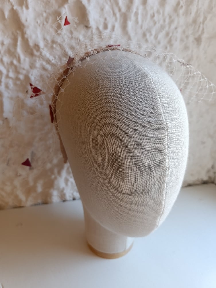 Image of Cerchietto veletta cipria con cuoricini rosso/rosa