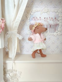 Image 4 of Teatro lago de los cisnes