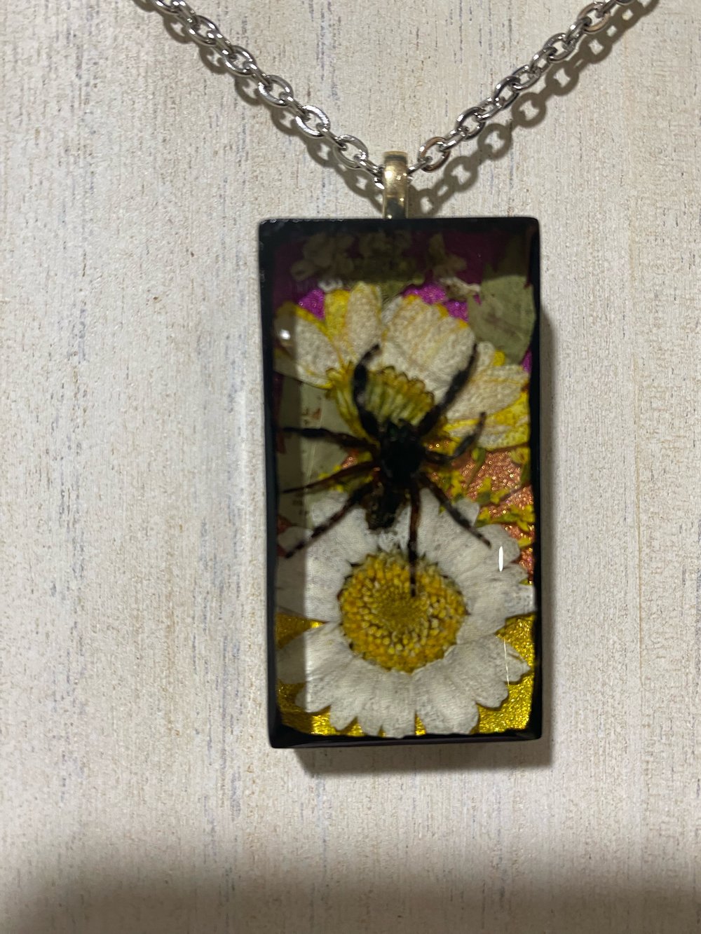 Daisy Jumping Spider Pendant 