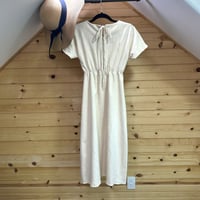 Image 2 of 12 Cream
