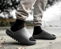 Yeezy slide onyx 