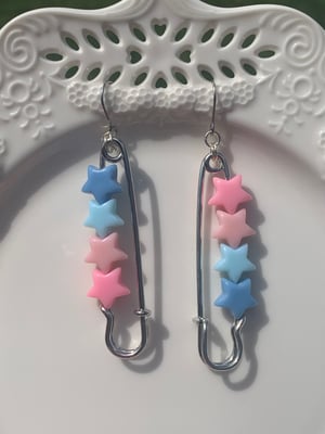 blue/pink jumpo safety pin earrings