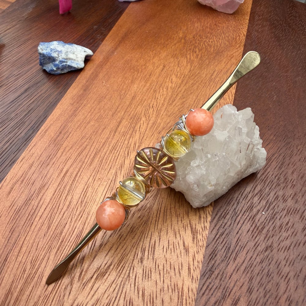 Image of flame lily dab tool