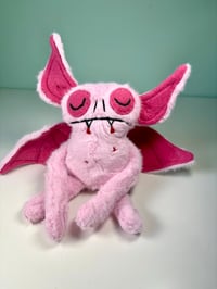 Image 1 of Sleepy Medium Weighted Winged Vampire