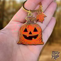 Nostalgic Halloween Pumpkin Leaf Bags Enamel Keychain