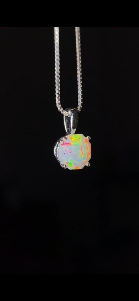Image of Welo opal pendant 