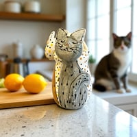 Image 5 of How Many Cats Vase 