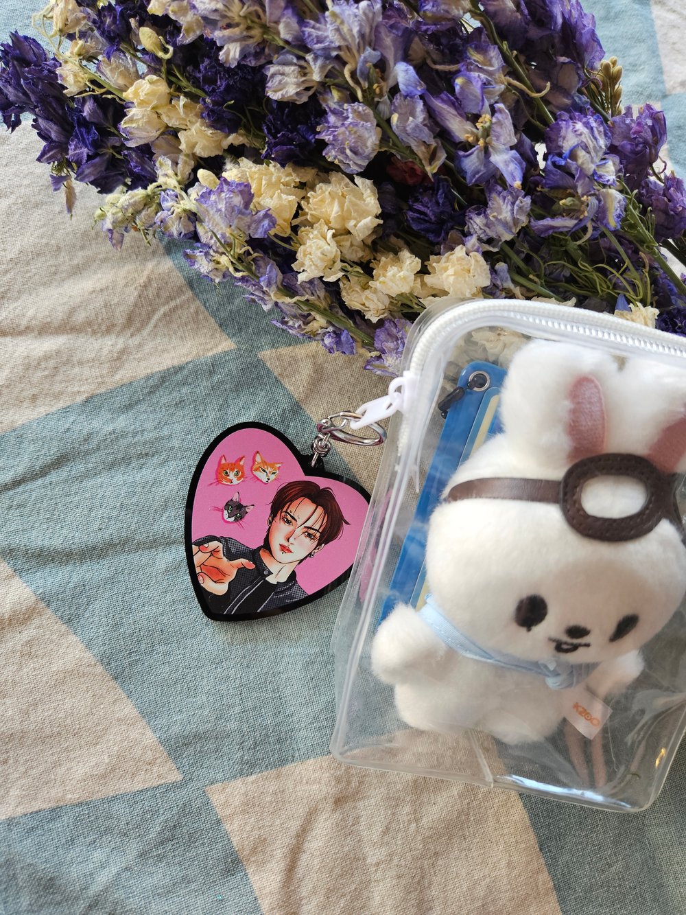 Image of SoonDoongDorLeeknow Black Heart Keychain