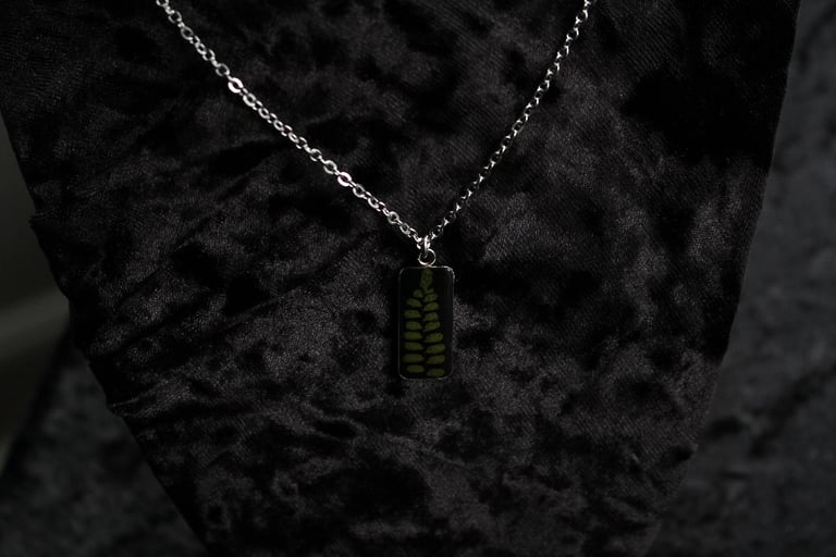 dead good maidenhair spleenwort Fern pendant Image 8