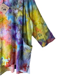 Image 9 of M 100% Cotton Forager Top in Bright Watercolor Ice Dye