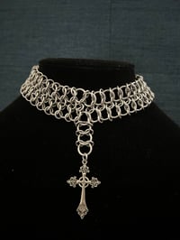Cross choker 