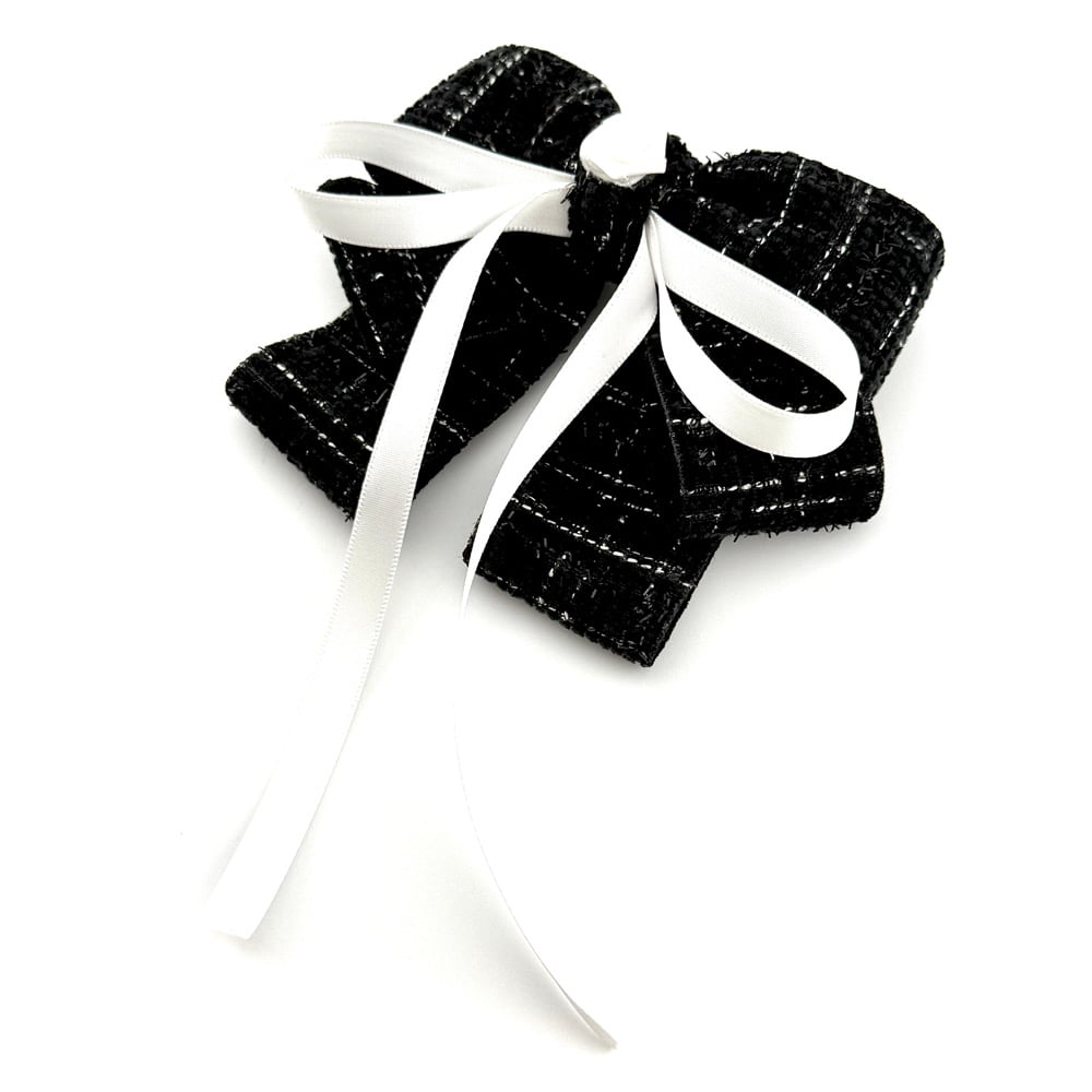 Image of The Heiress Single Clip