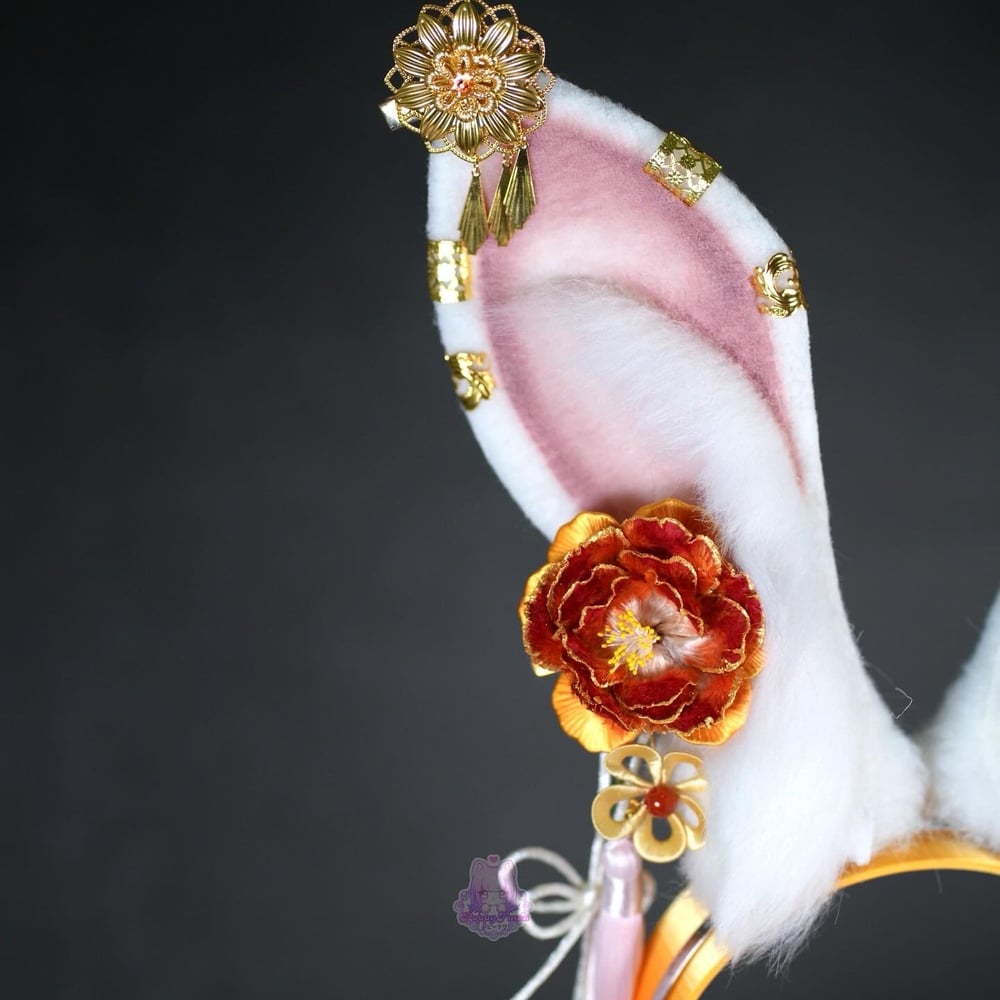 Image of Xie Lian’s Golden Flowery Bunny Ears