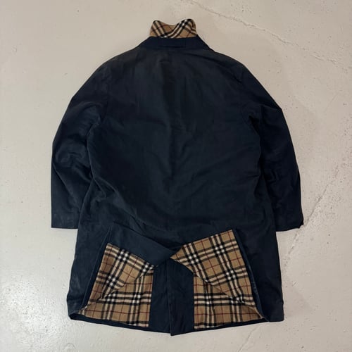 Image of 2000s Burberry London Trench Coat, Size Large