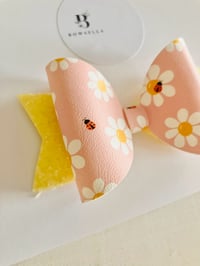 Image 2 of Daisy bow 