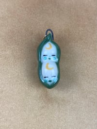 Image 7 of Bebe Pea Pod - Gold Lustre *SECOND*