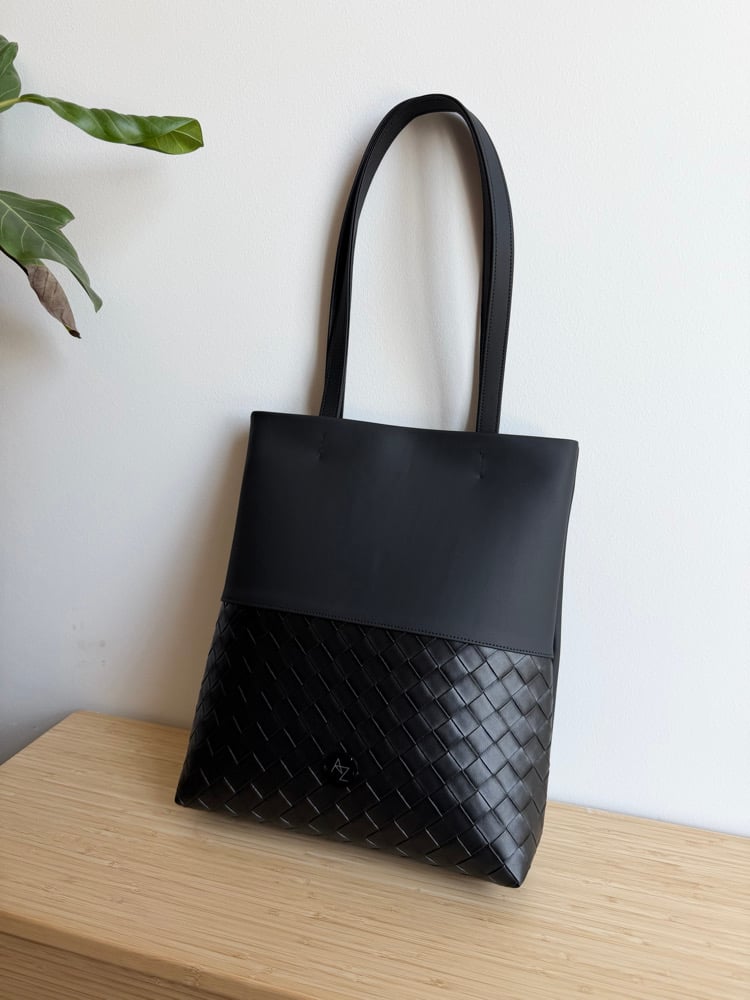 Image of AZ Sonia Black