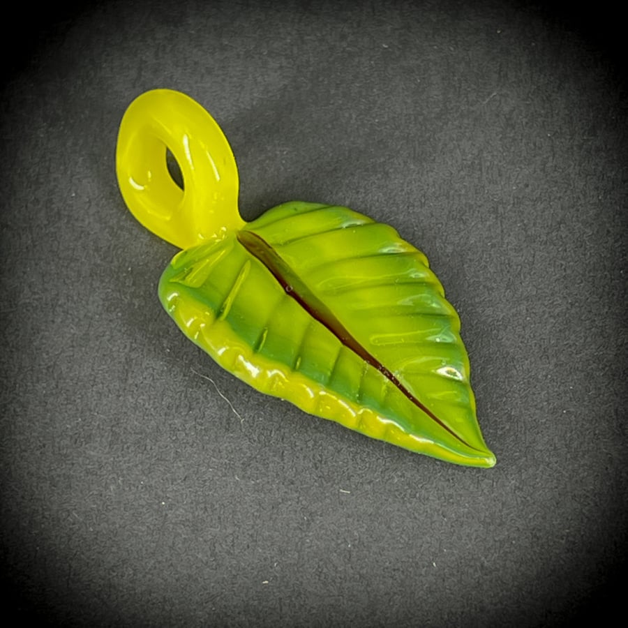 Image of Mini Green Leaf Pendant4