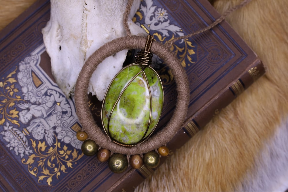 Image of Beige hemp cord pistachio opal necklace