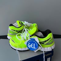 Image 3 of size: us7 uk5 eu38 cm24