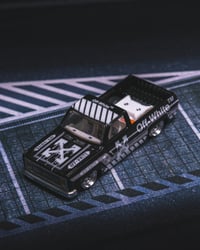 Image 8 of OFF-WHITE CHEVY SILVERADO CUSTOM 