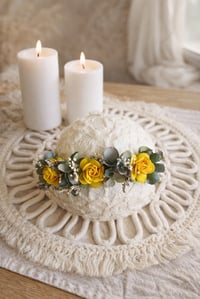 Image 2 of mini halo flowers jaune