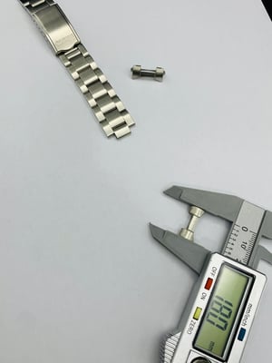Image of 18mm Seiko curved lugs stainless steel gents watch strap,New.(MU-16)