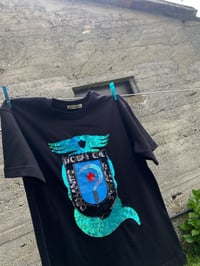 Image 6 of Camiseta bordada a man. DENANTES MORTAS QUE ESCRAVAS negra. Talla S/M OVERSIZE