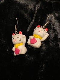 Waving Cat Earrings