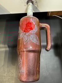 30oz grippy with roses 