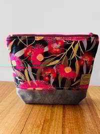 Image 1 of Fabric Zipper Pouch - Pink Gumflowers