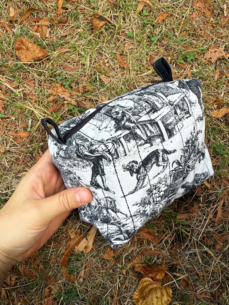 Image of Small Zipper Pouch — 09
